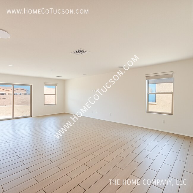 Building Photo - 8558 W Jackdaw Ct