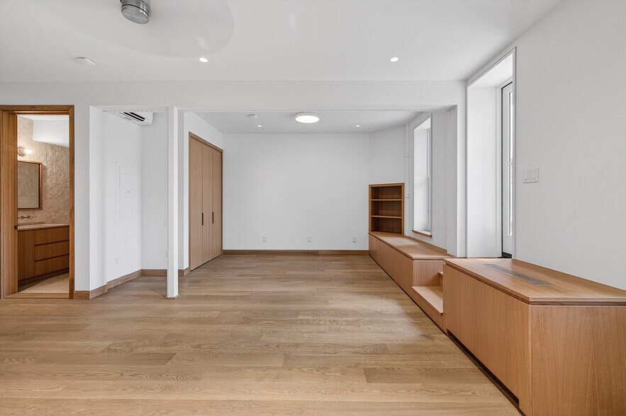 Building Photo - 316 Wall St