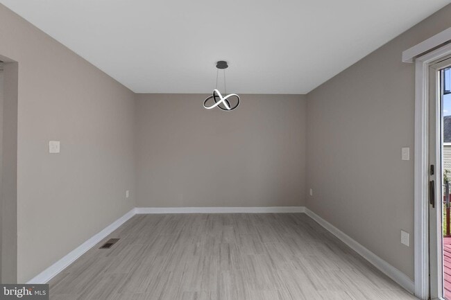 Building Photo - 18 W Orndorff Dr