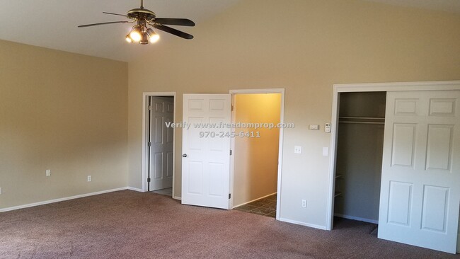 Building Photo - Updated 2 Bedroom 2 Bath House with Conven...