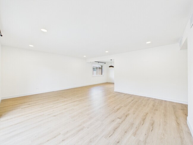 Building Photo - 4525 Blackhawk Ln