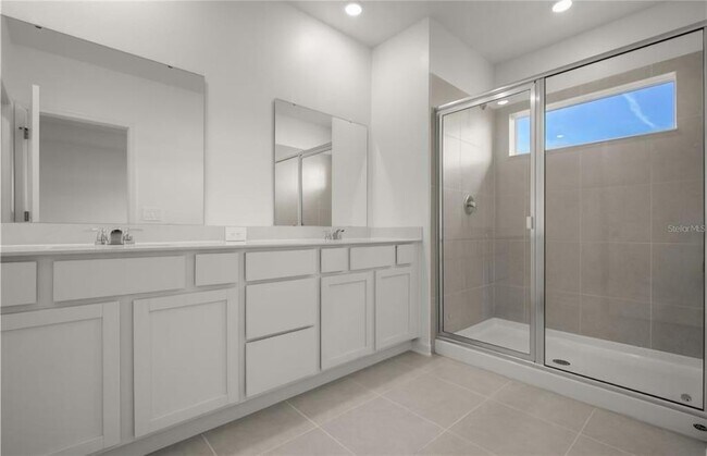 Building Photo - 2865 Pierr St