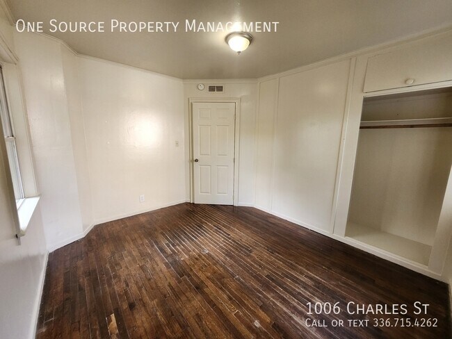Building Photo - 1006 Charles St
