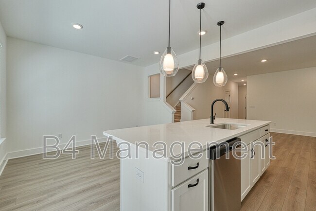 Building Photo - 416 W Parima Ct