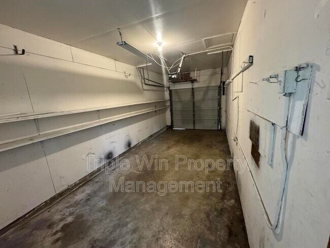 Building Photo - 10440 Gardo Ct