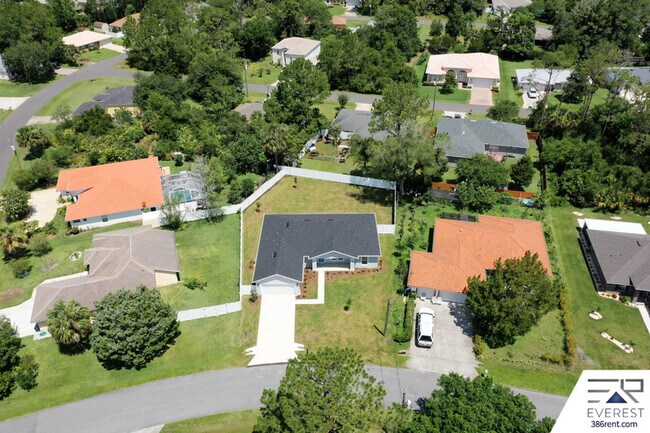 Building Photo - 3 Praver Ln