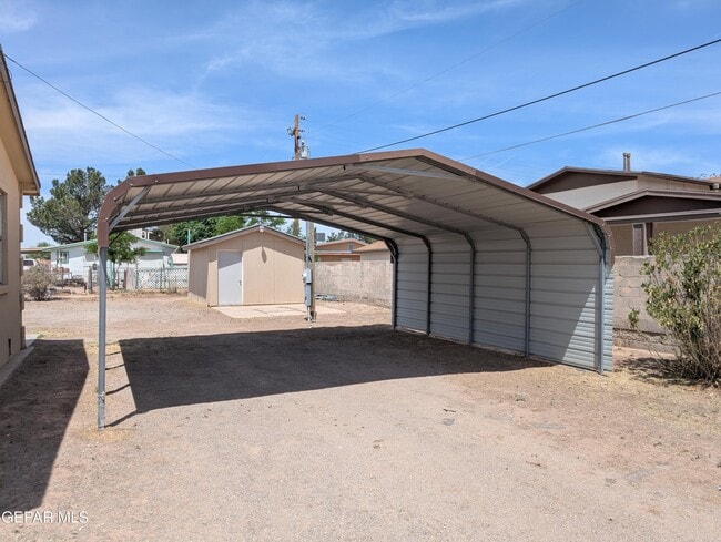 Building Photo - 10372 Manzana Rd