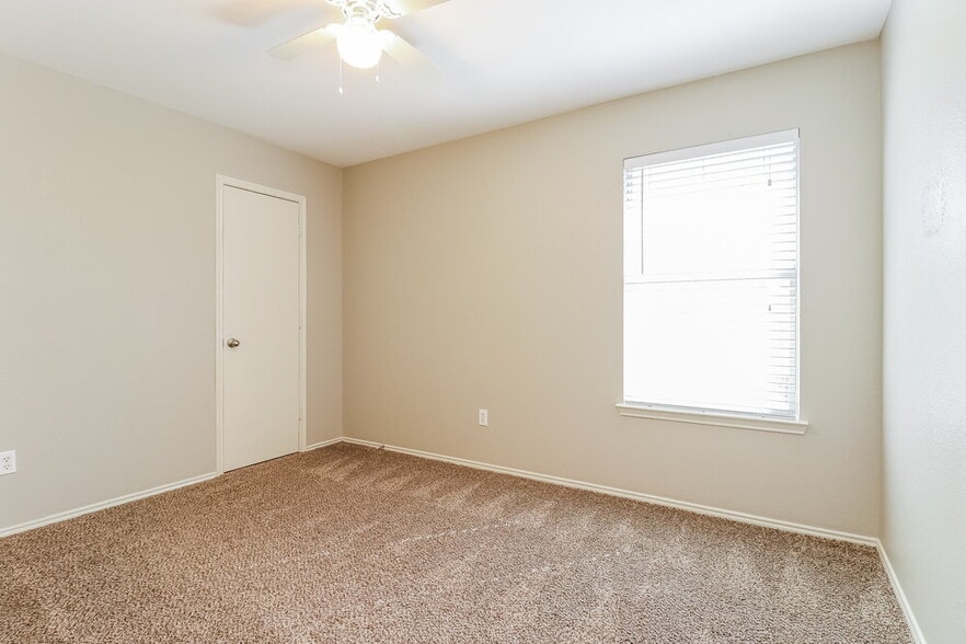 Building Photo - 1082 Magnolia Ln