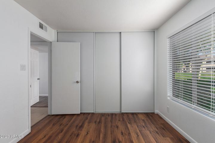 Building Photo - 5995 N 78th St