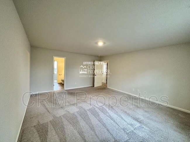 Building Photo - 974 Woodland Spgs Dr