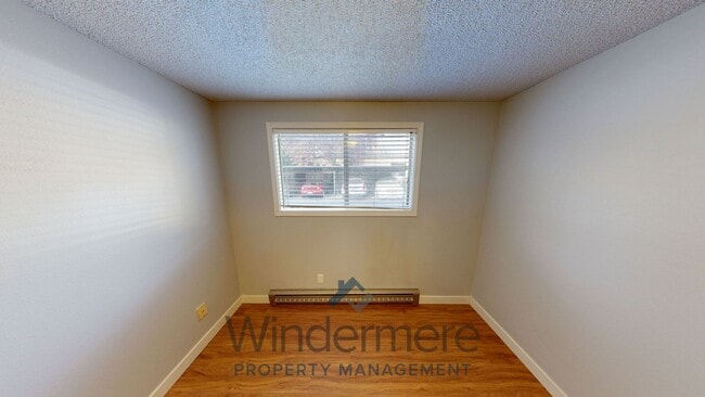 Building Photo - 532 E Alder St