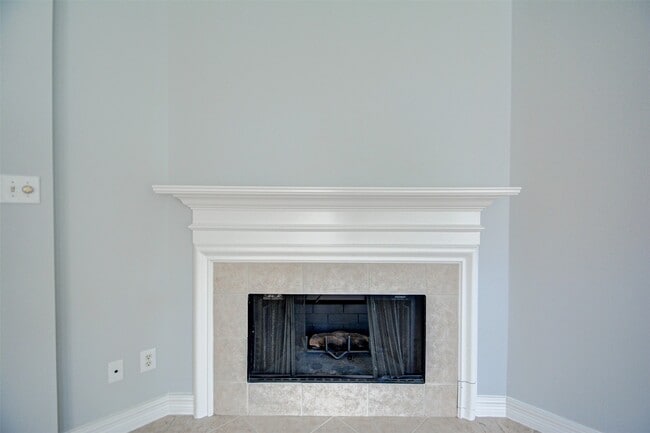 Building Photo - 3223 Logan Crest Ct