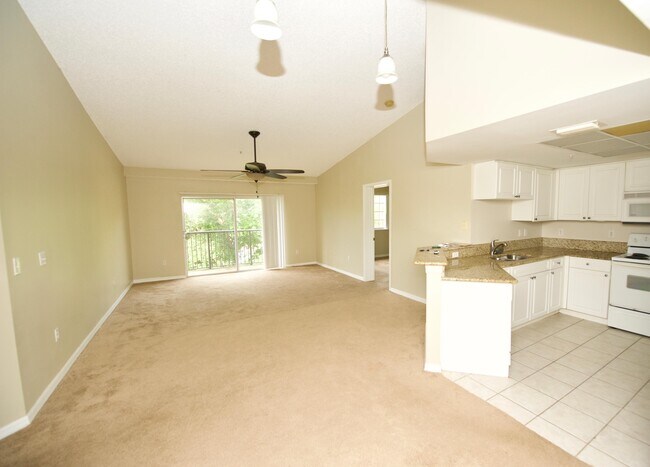 Building Photo - 1100 Crestwood Ct S