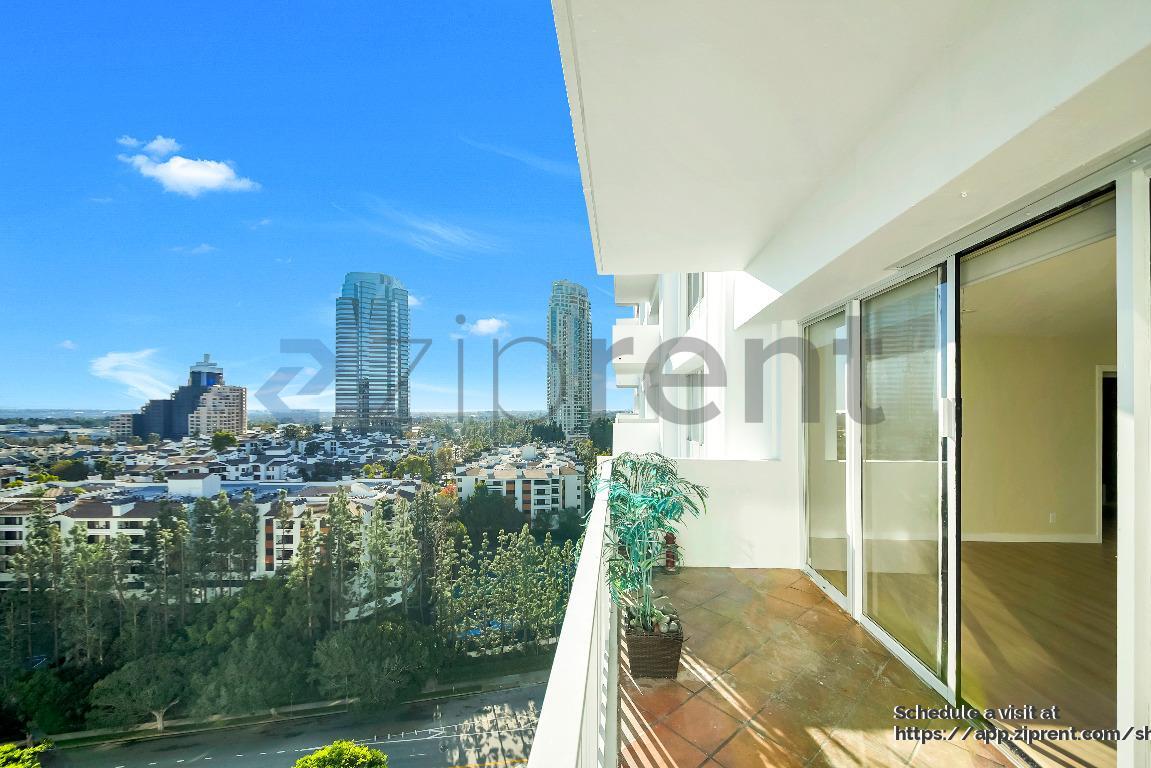 Building Photo - 2160 Century Pk E