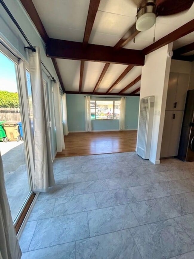 Building Photo - 4576 Auhay Dr