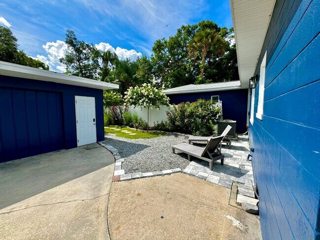 Building Photo - 115 N Hampton Ave