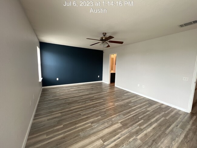 Building Photo - 5713 Silver Screen Dr