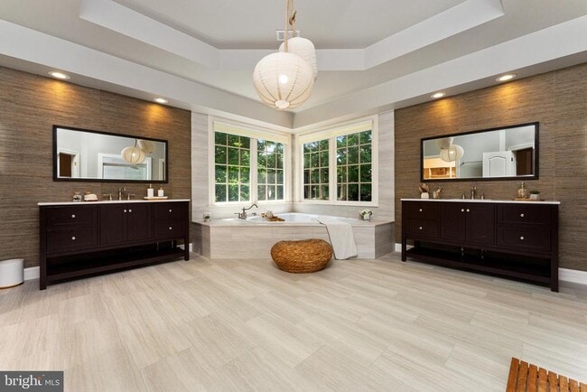 Building Photo - 1445 Mayhurst Blvd