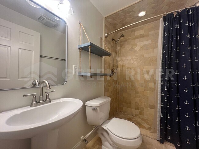 Building Photo - Amazing 4 bedroom home with St Johns River Views Available Now!