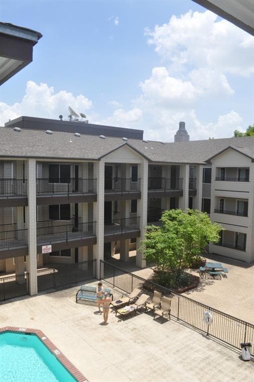 Building Photo - 501 W 26th St