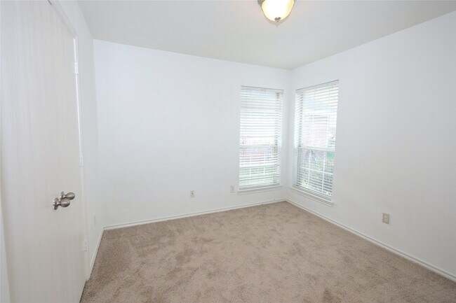 Building Photo - 142 Thunder Basin Dr