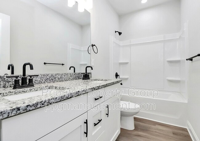 Building Photo - 6618 Riverview Dr