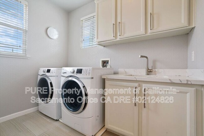 Building Photo - 4909 Concordia Dr