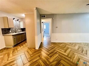 Building Photo - 1901 N 10th St