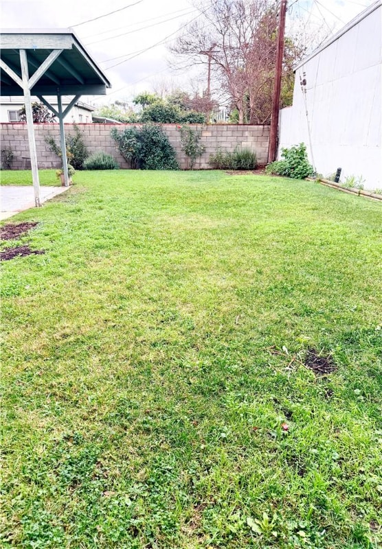 Building Photo - 18424 Calvert St