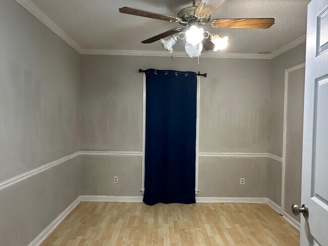 Building Photo - 8588 Kettering Dr