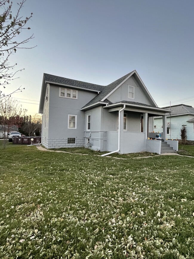 Building Photo - 108 N Main St