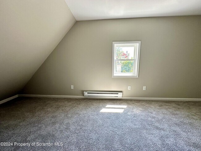 Building Photo - 114 S Lincoln Ave