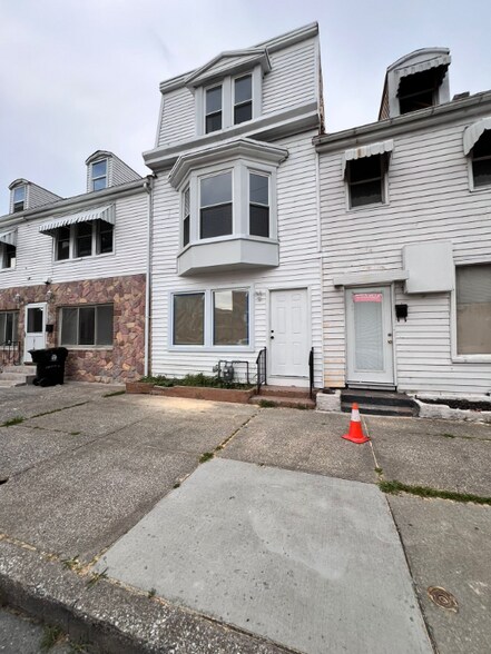 Primary Photo - 1720 N 6th St