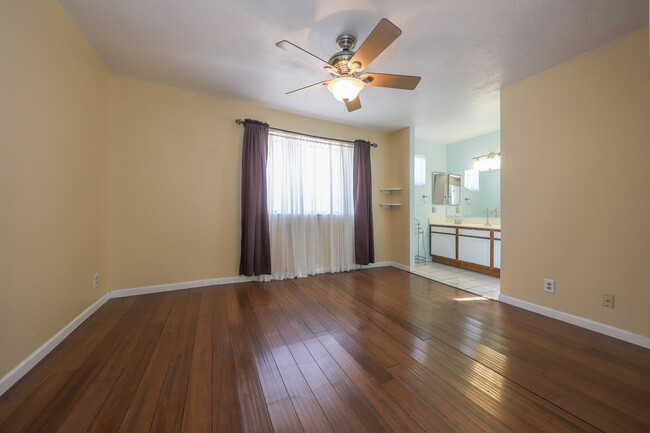 Building Photo - 10281 E Foxmoor Dr