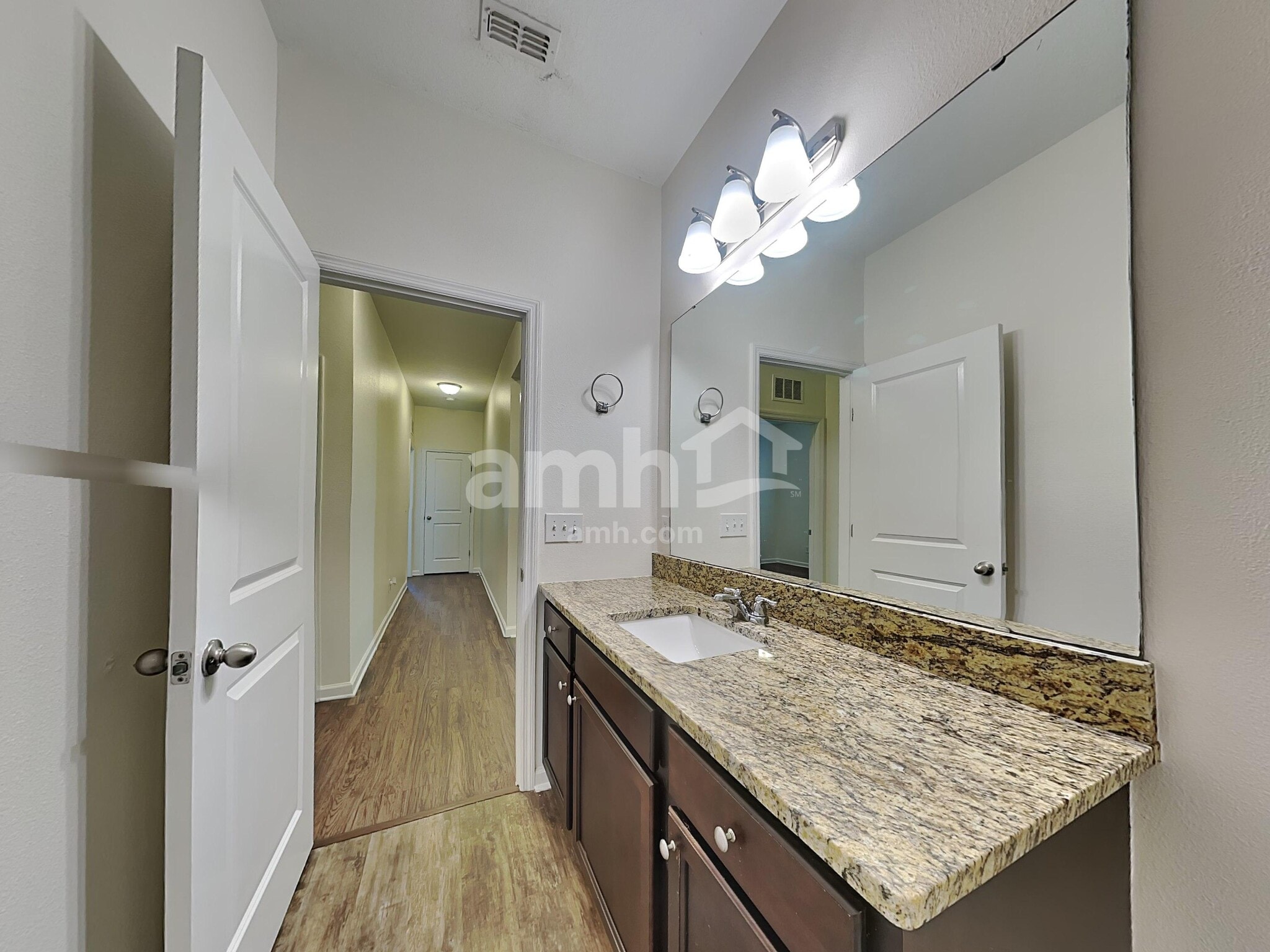 Building Photo - 4878 St James Ln