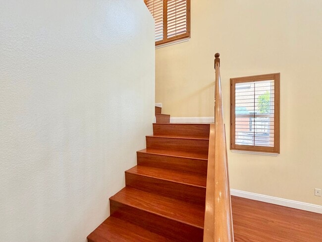 Building Photo - Move-In Ready 3 Bedroom 2.5 Bathroom Home with Well Sized Backyard