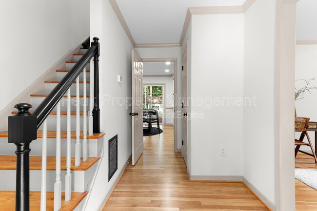 Building Photo - 504 Winamack Ct
