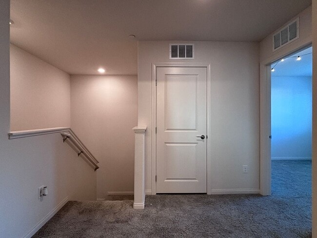 Building Photo - Modern 2024 Townhome in Gated Community with Resort-Style Amenities