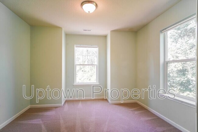 Building Photo - 7306 SW Kelsi Ct