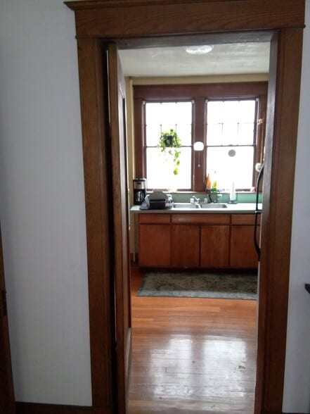 Looking into kitchen - 528 Warren Street
