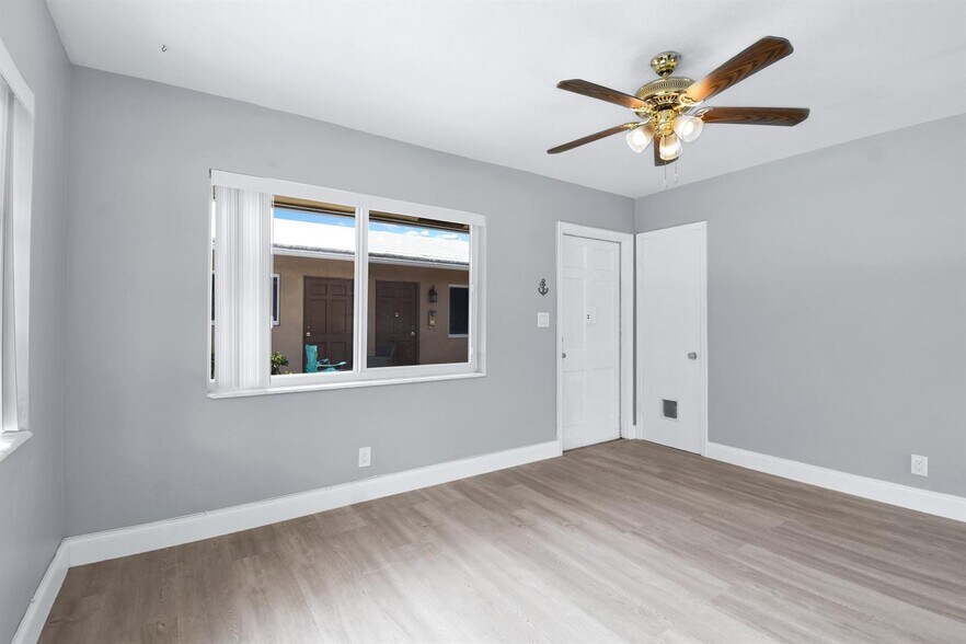 Building Photo - 4751 NE 21st Ter