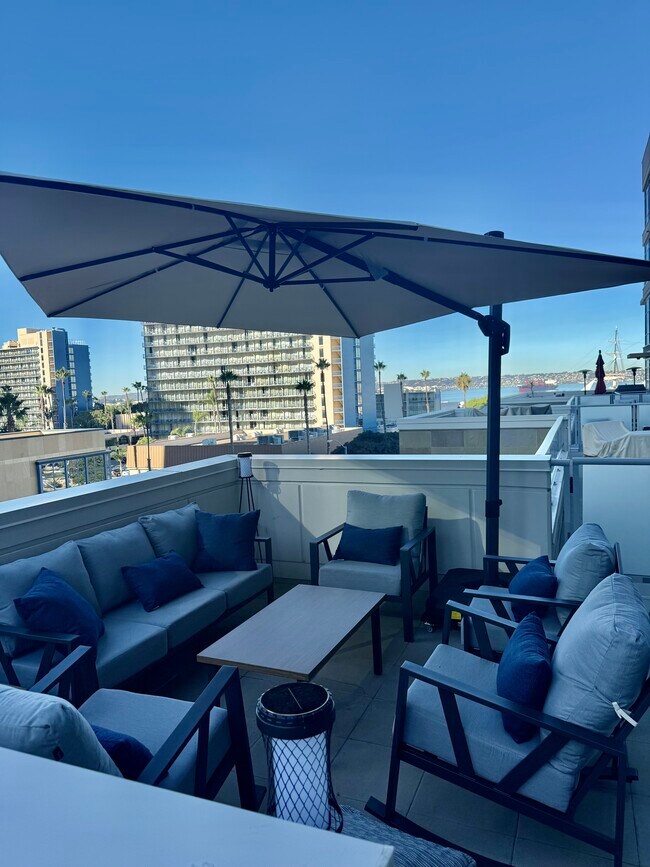 Building Photo - 1431 Pacific Hwy