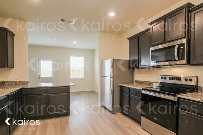 Building Photo - 5602 Sapphire Lagoon Rd