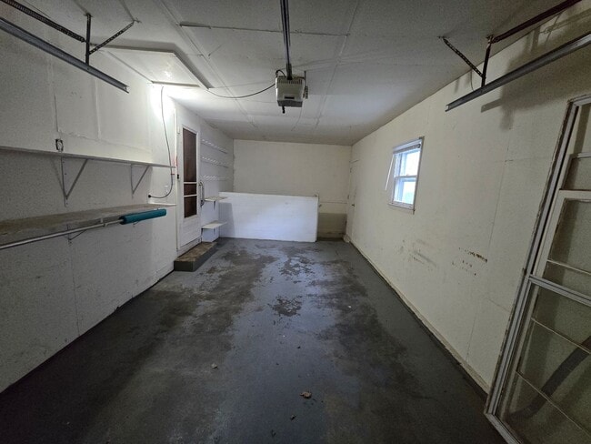 Building Photo - Remodeled 3-4 Br, 2 Bath Ranch style home, fenced in yard, garage, patio, full basement