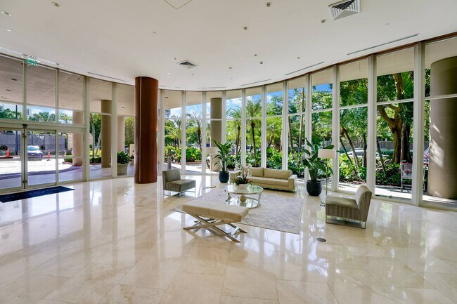 Building Photo - 2475 Brickell Ave