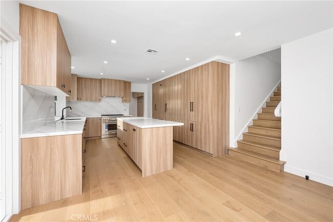 Building Photo - 4620 Encino Ave