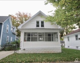 Building Photo - 3207 Dinnen Ave