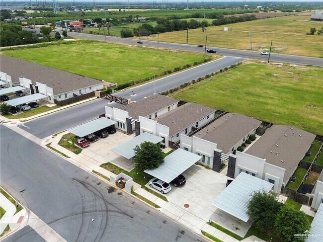Building Photo - 2013 Stardust Ln