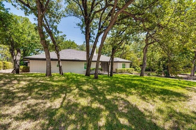Building Photo - 3403 Sheffield Dr
