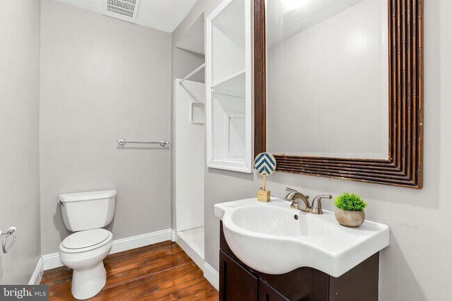 Building Photo - 4441 Silverwood St